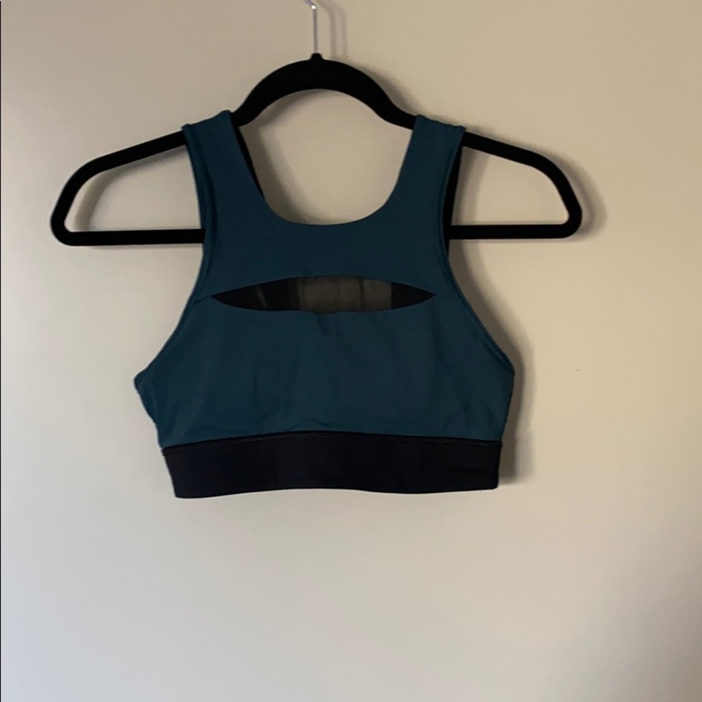 LULULEMON WOMENS SPORTS BRA